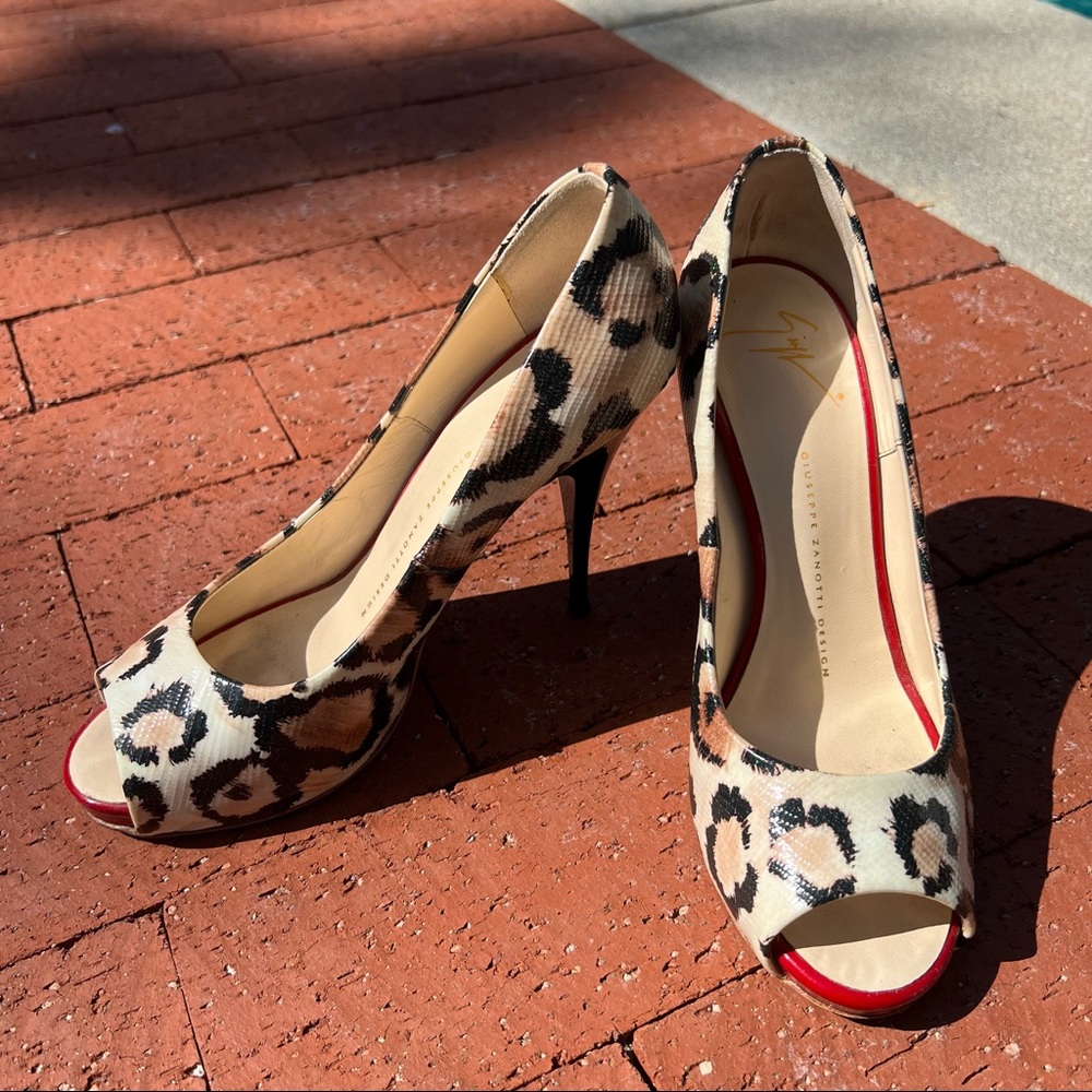 Giuseppe Zanotti animal print size 38 Made in Italy